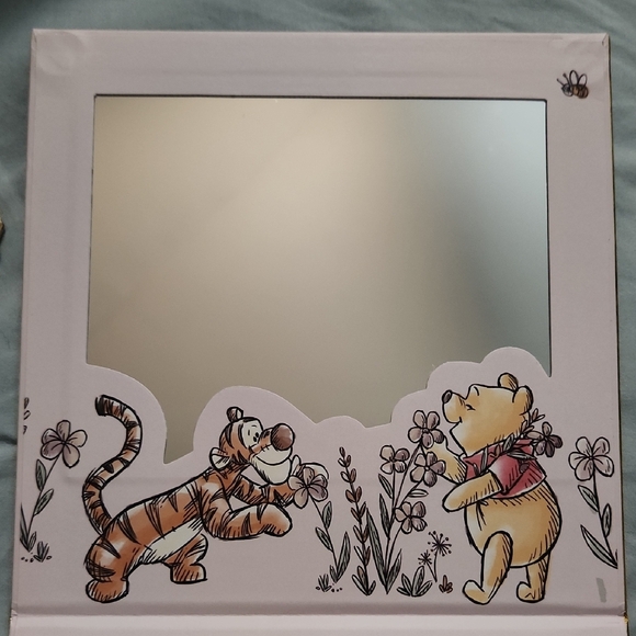 Disney Winnie the Pooh Multicolor Eyeshadow Palette - Picture 4 of 4